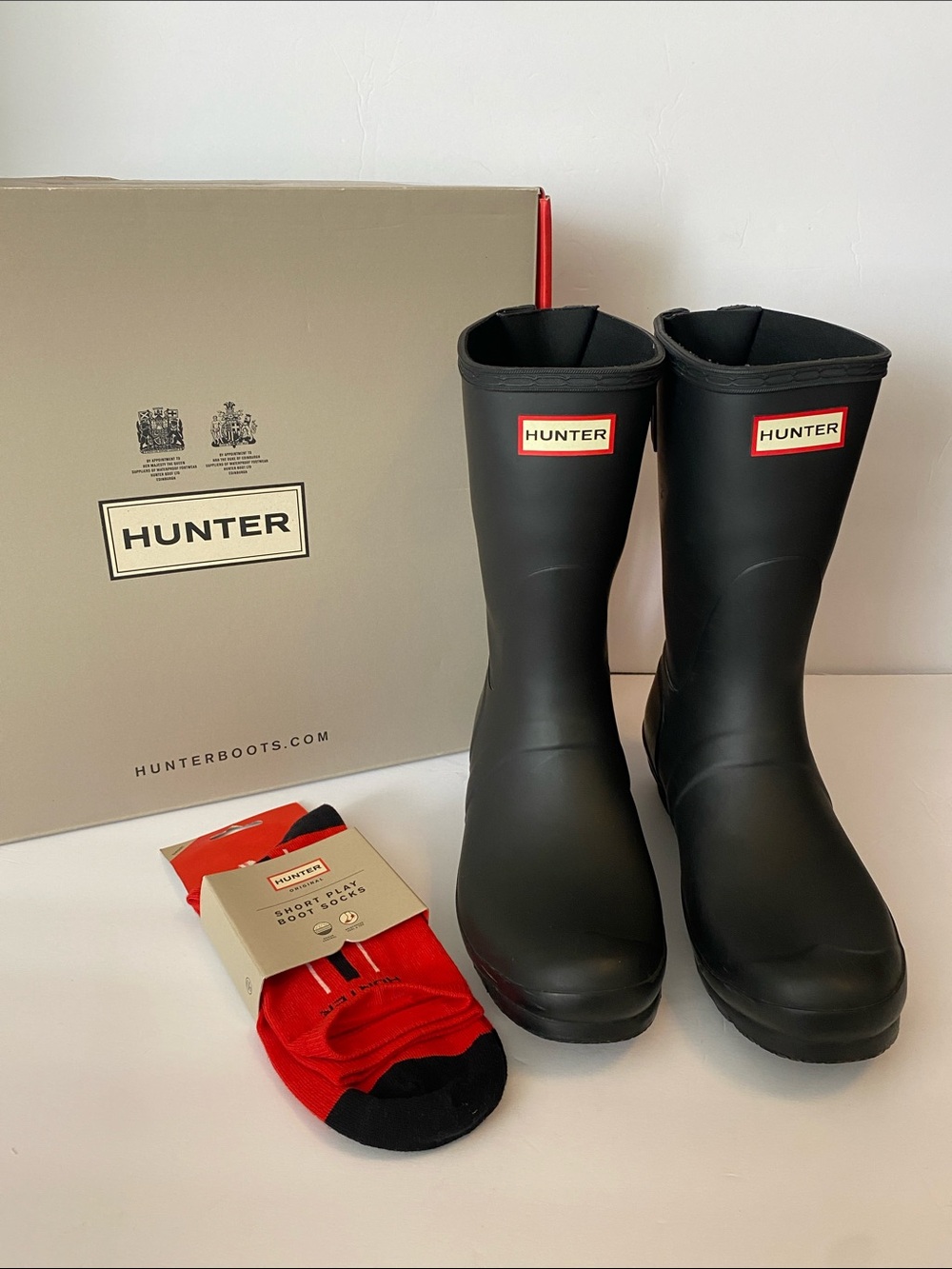 Hunter Original Short Rain Boots w/Adjustable Back - Size 9 - w/Box & L/XL Socks